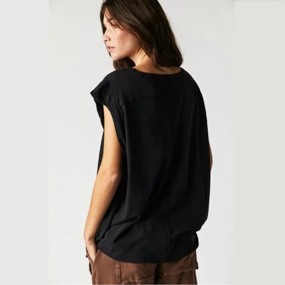 Free People We The Free Naomi Oversize Muscle Tee Black Size Large NWT